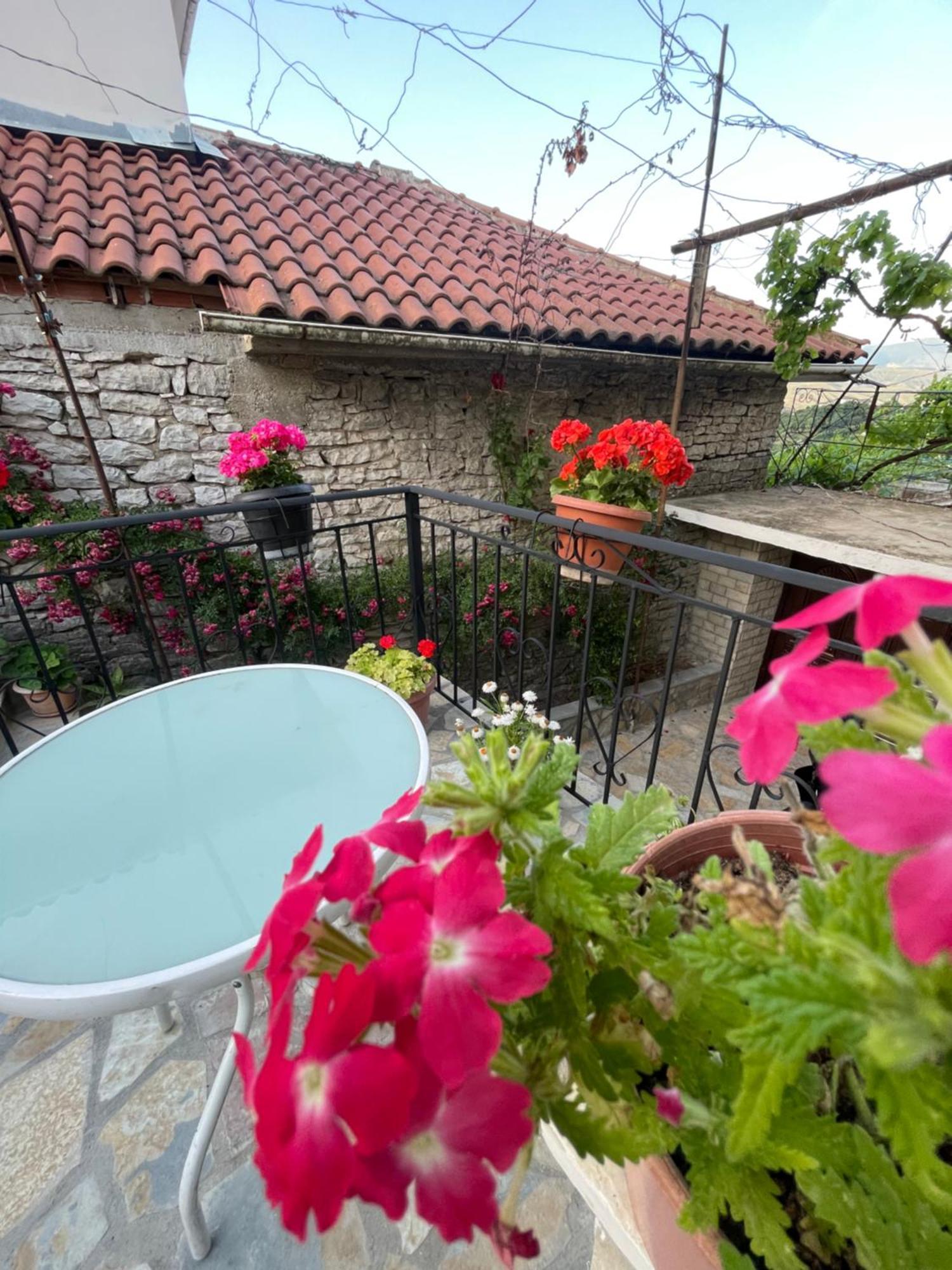 Luigi Guest House Gjirokastër Dış mekan fotoğraf