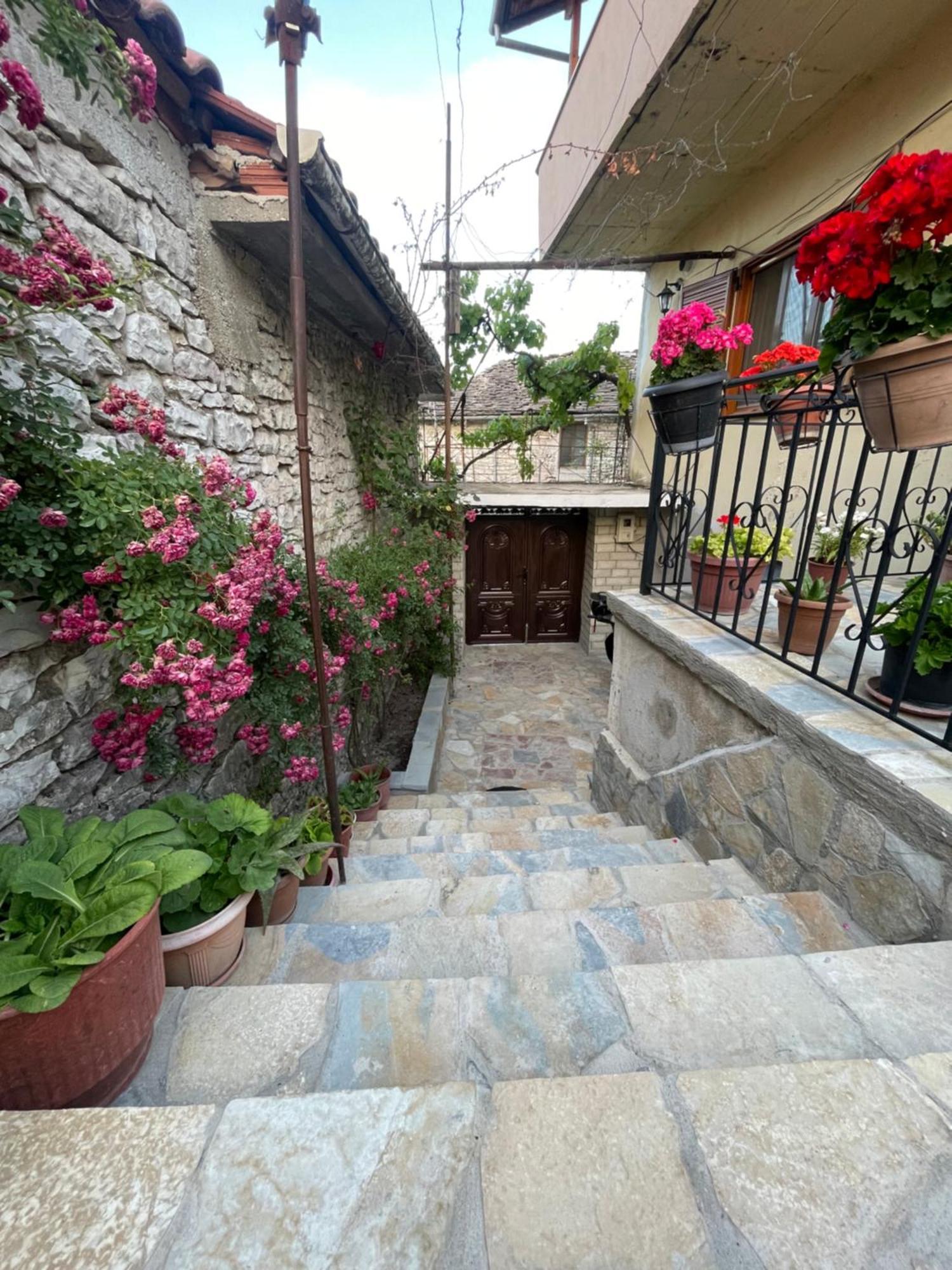 Luigi Guest House Gjirokastër Dış mekan fotoğraf